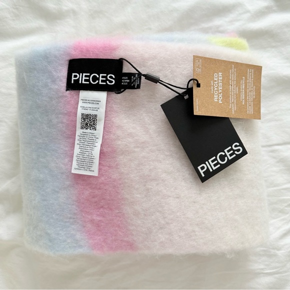 PIECES Pastel Rainbow Fuzzy Scarf Oversized Cozy Winter Cottagecore - Picture 6 of 6